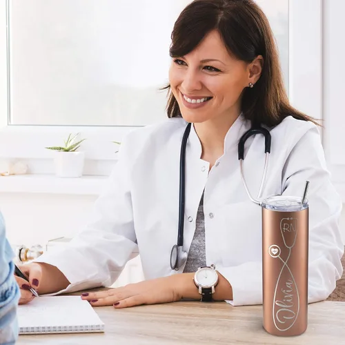 Vista 7 de Regalos de enfermera para mujeres, vaso personalizado para enfermera con nombre y especialidad, 20 onzas flacas, blanco, 8 diseños, con cepillo