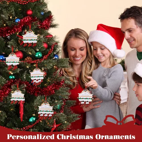 Vista 7 de Adornos de Navidad 2024, adornos de Navidad personalizados con nombre grabado, adorno de calcetín de Navidad para decoración de árbol (4 nombres)