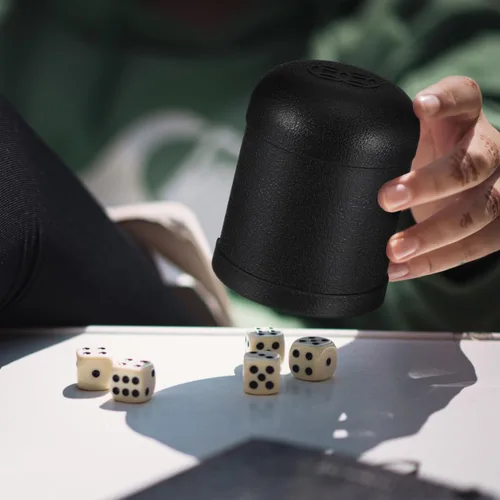 Vista 4 de Alipis Vaso de dados de plástico de 2.95 x 2.95 x 3.93 pulgadas, caja de dados duradera para fiesta de KTV, taza divertida con tapa, barajador