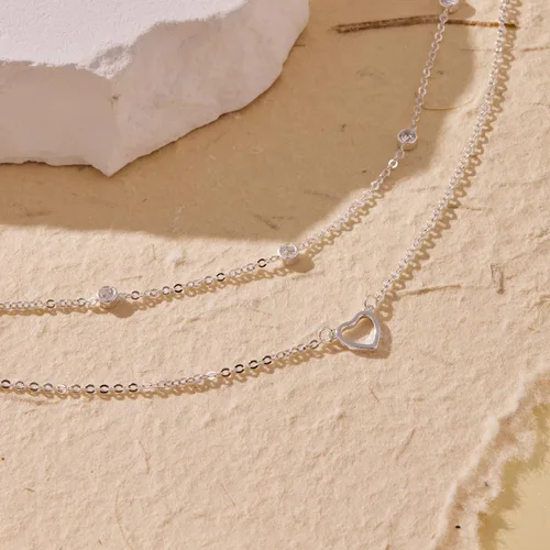 Vista 2 de Collar de corazón en capas de plata chapada en oro de 14 quilates para mujer, delicado y moderno colgante de corazón pequeño, collar de corazón