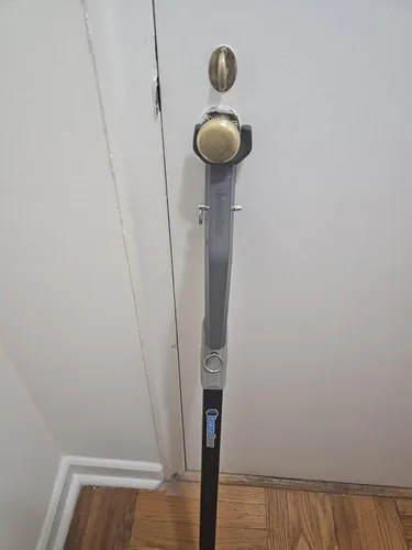 Vista 8 de Securadoor Barra de topes de puerta súper resistente Dispositivo de tope de puerta totalmente ajustable para seguridad en el hogar para uso