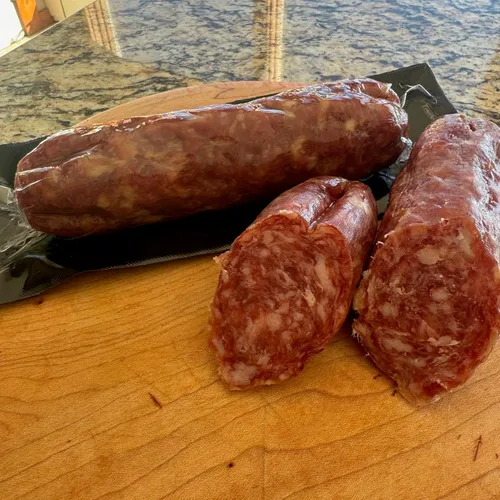 Vista 8 de Fortuna's Parmigiano Salami - Sin nitratos y gluten, cerdo totalmente natural, curado en seco, fabricado en Estados Unidos con queso parmigiano