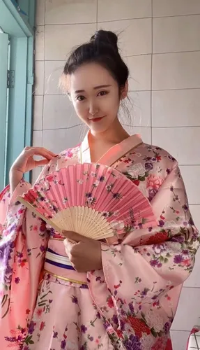Vista 4 de Elibelle Juego de calcetines de seda plegables de seda para mujer, estilo kimono de anime japonés