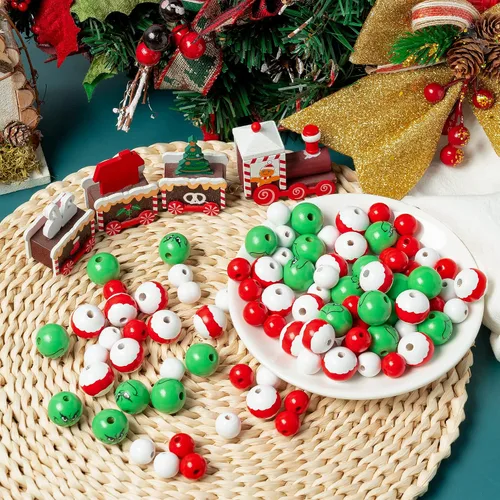 Vista 4 de Eartim Cuentas de madera para Navidad - 121 piezas, cuentas redondas de Navidad en rojo y verde, cuentas rústicas de madera de granja