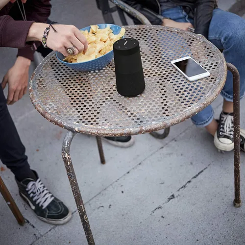 Vista 4 de Bose SoundLink Revolve (Serie II) Altavoz Bluetooth portátil – Altavoz inalámbrico resistente al agua con sonido de 360°, color negro