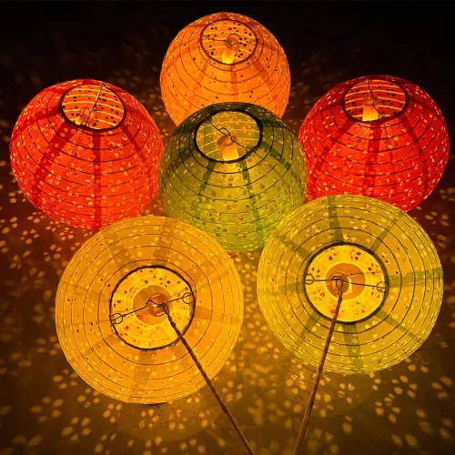 Vista 11 de 12 linternas de papel chinas, japonesas, coloridas linternas de papel colgantes con luces LED, 8 pulgadas, ovaladas, decorativas, asiáticas