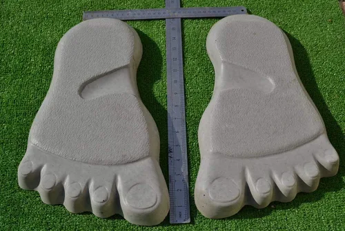 Vista 3 de Moldes de hormigón Pie Yeti pavimentación piedra de hormigón camino camino traza decoración S21