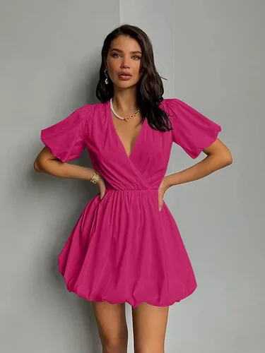 Vista 4 de PRETTYGARDEN Vestidos cortos de verano para mujer, estilo casual, manga abombada, cuello en V, volantes, color sólido, vestido acampanado