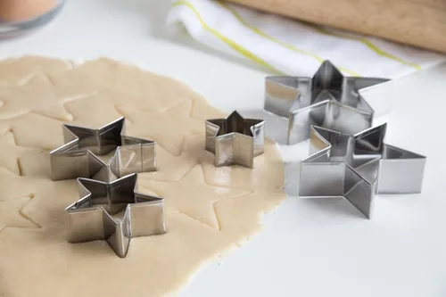 Vista 7 de Fox Run Cortadores de galletas de estrella de acero inoxidable, juego de 5 cortadores en forma de estrella