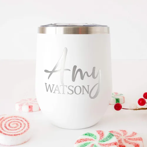 Vista 4 de Regalos para el Día de la Madre para mamá, vaso de vino personalizado con tapa, 12 onzas, negro, regalos personalizados para mujeres, vasos aislados