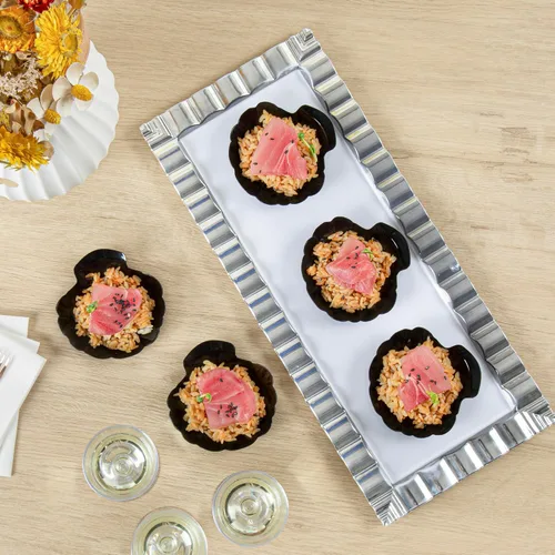 Vista 6 de Restaurantware Plato de aperitivo de 3.3 pulgadas, 25 platos desechables de plástico para aperitivos, resistentes platos de cóctel de plástico negro