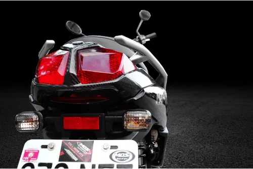 Vista 5 de Cubierta de panel de luz trasera de fibra de carbono compatible con Yamaha Zuma 125 2016-2021