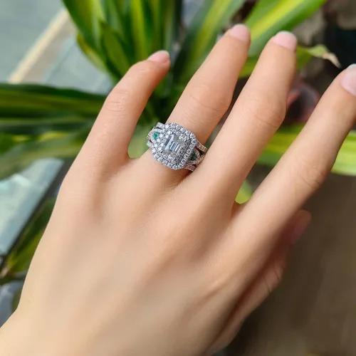 Vista 6 de DovEggs 4.3ct Total 6x8mm GHI Color Emerald Cut Moissanite Antqiue Double Halo Engagement Ring Zambia Emerald Sapphire Curved Enhancer Guard Band