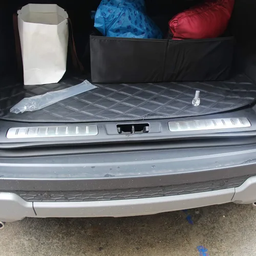 Vista 3 de YIWANG 304 acero inoxidable interior parachoques trasero puerta umbral placa de desgaste 2 unids para Land Rover Range Rover Evoque 2012-2019 Auto