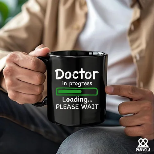 Vista 4 de Panvola Doctor in Progress Loading Doctor - Taza divertida de graduación para estudiantes de doctorado en medicina, taza de cerámica, 11 onzas, Negro