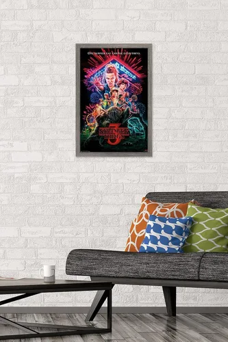 Vista 2 de Trends International Netflix Stranger Things: Season 3 - Póster de pared de una hoja, 14.725 x 22.375 pulgadas, versión enmarcada de madera