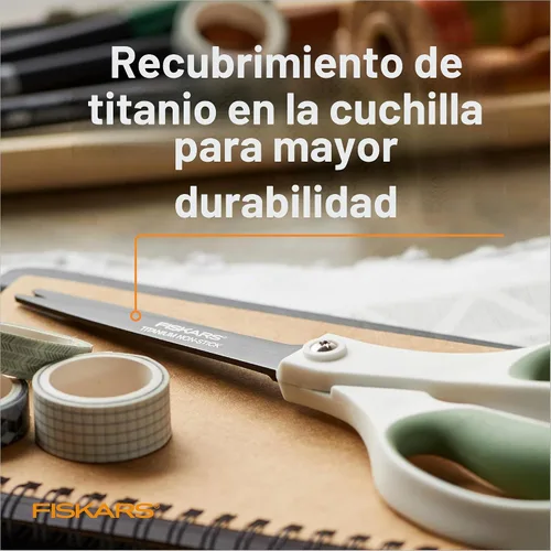 Vista 2 de Fiskars Juego de tijeras multiusos SoftGrip de titanio para uso diario de 8