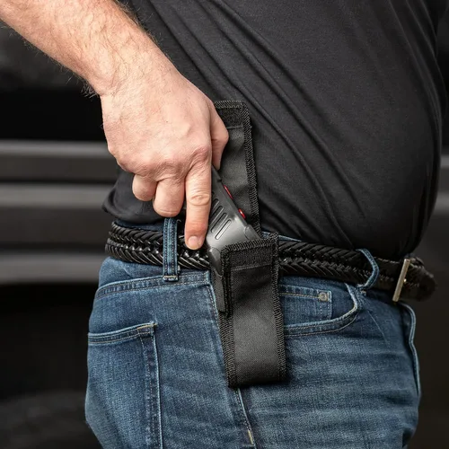 Vista 10 de SABRE - Pistola aturdidora 2 en 1 con linterna y funda para cinturón, carga de 0,84 microcoulombios (µC), linterna de 120 lúmenes, modos de luz