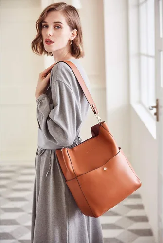 Vista 2 de BOSTANTEN - Bolsos de cuero al hombro tipo balde para mujer