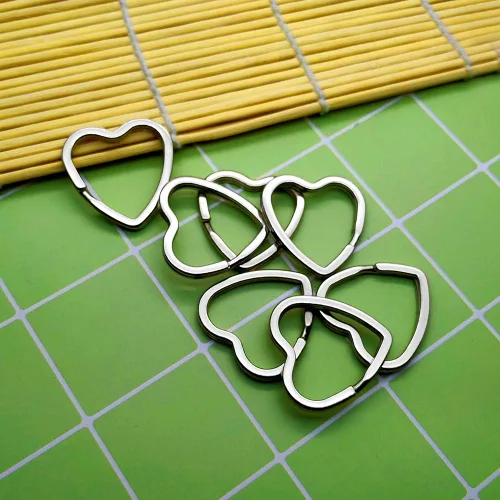 Vista 6 de Oubaka 30 llaveros divididos en forma de corazón, llaveros de metal para manualidades para la organización del hogar, oficina, proyectos de artes