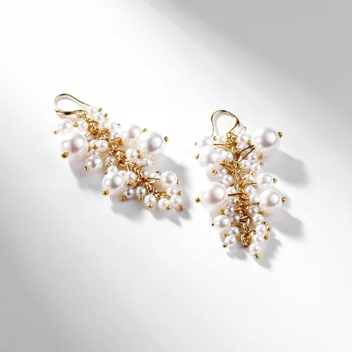 Vista 2 de Aretes largos de perlas doradas para mujer, aretes colgantes de perlas blancas con borlas para adolescentes, niñas, cumpleaños, día de San Valentín