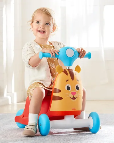 Vista 2 de Skip Hop Andador de actividad con empuje 3 en 1 para bebés a scooter para niños pequeños, Daniel Tiger