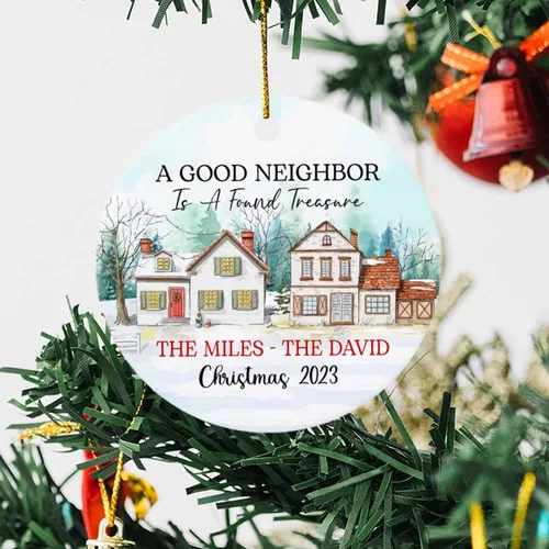 Vista 3 de Adorno personalizado de buen vecino con nombres y texto personalizados, adornos de tesoro de A Good Neighbor is A Found, adornos de Navidad 2024