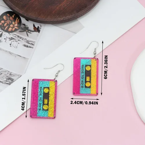 Vista 7 de Aretes de los años 70, 80 y 90 para mujer, aretes retro de cinta de cassette acrílica, aretes colgantes para Halloween, cosplay, fiesta brillante