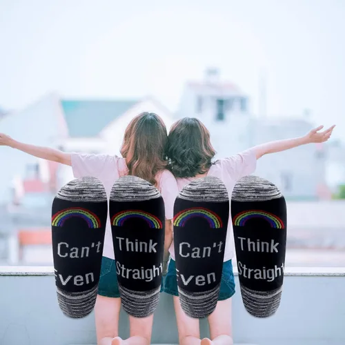 Vista 4 de LEVLO Rainbow LGBT - Calcetines de algodón con texto en inglés "I Can't Even Think Straight Cotton Socks Birthday Gift