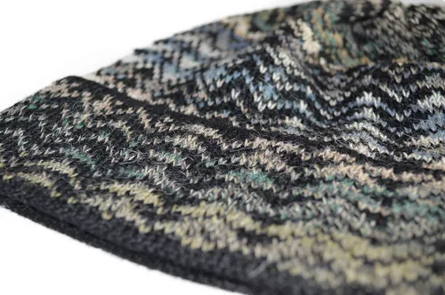 Vista 3 de Invisible World Gorro de lana de alpaca 100% para mujer