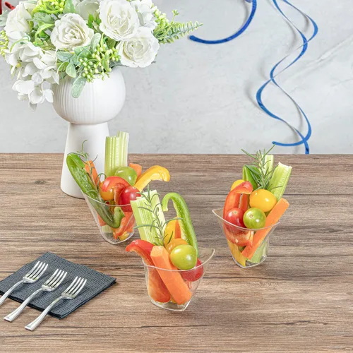 Vista 3 de Restaurantware Vasos pequeños de 4 onzas para servir 20 tiradores de postres triangulares, diseño Crescendo desechable, mini tazas de postre