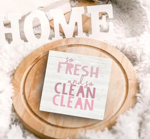 Vista 5 de SRADMO Letrero de madera con texto en inglés «So Fresh So Clean» para niños, decoración de escritorio con texto en inglés «So Fresh So Clean»