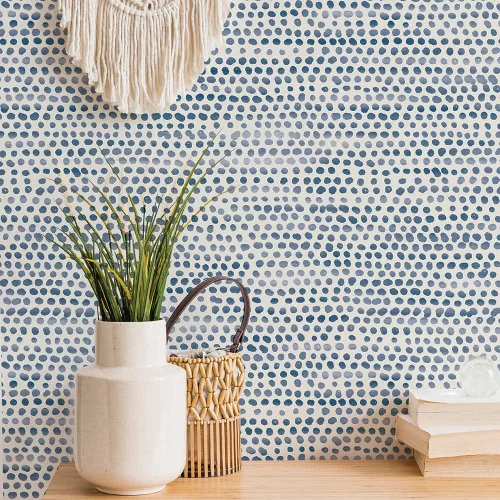Vista 2 de Tempaper Blue Moon Moire Dots - Papel tapiz removible para despegar y pegar, 20.5 pulgadas x 9 pies, fabricado en los Estados Unidos