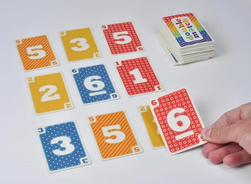 Vista 9 de Double Match Emocionante y divertido juego de cartas familiar Fácil de aprender y jugar