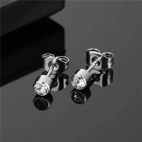 Vista 4 de 20 pares de aretes de acero quirúrgico con circonita cúbica de 4 mm