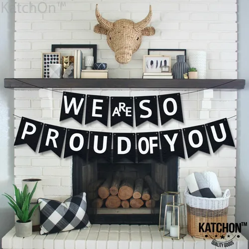 Vista 8 de KatchOn, Cartel con texto en inglés «We are So Proud of You» – Cartel de felicitaciones preencordado de 10 pies, cartel de graduación negro