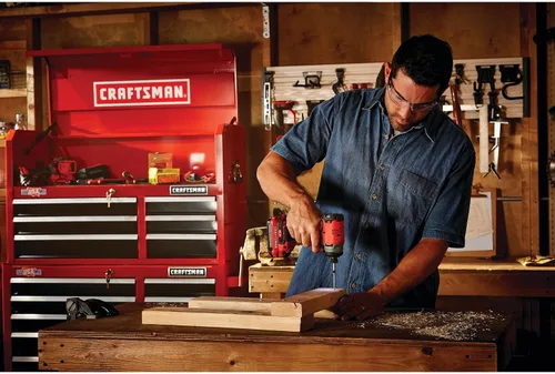Vista 7 de CRAFTSMAN V20 Kit de destornillador de impacto inalámbrico, 1/4 de pulgada, batería y cargador incluidos (CMCF810C1), negro y rojo