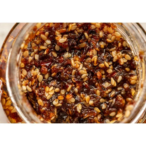 Vista 6 de CHiNGONAs Salsa Macha - Salsa crujiente de chile mexicano gourmet a base de aceite, vegana y sin gluten, aceite de chile crujiente, 6 onzas