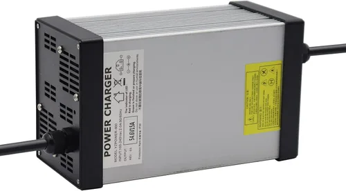 Vista 3 de Cargador de batería de 54.6V 15A para batería de iones de litio de 48 V para baterías de litio 13S Conector SB50 de carga rápida
