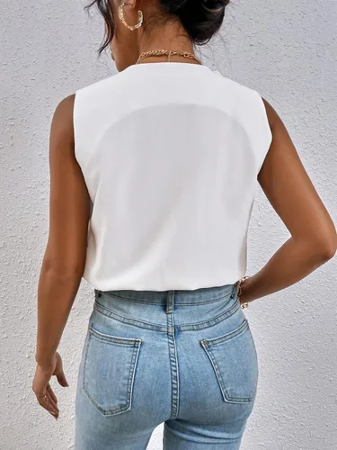 Vista 2 de Milumia Blusa plisada sin mangas con cuello en V para mujer, blusa de trabajo sólida, Blanco