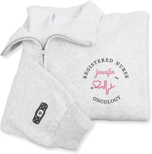 Vista 17 de COUPLEHOODIES - Sudadera de enfermería bordada con nombre, personalizada, con cremallera de un cuarto, regalo para asistente de enfermería