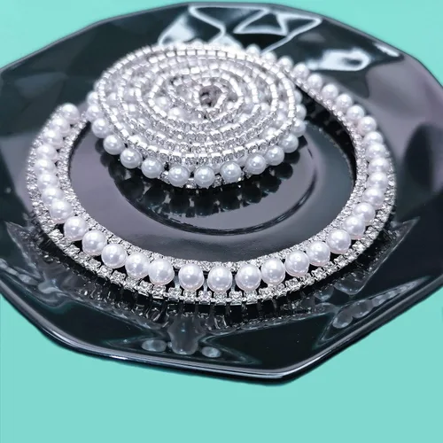 Vista 4 de Adornos de diamantes de imitación de 1 yarda con elegante cadena de diamantes de imitación de cristal de perlas para decoración de bricolaje