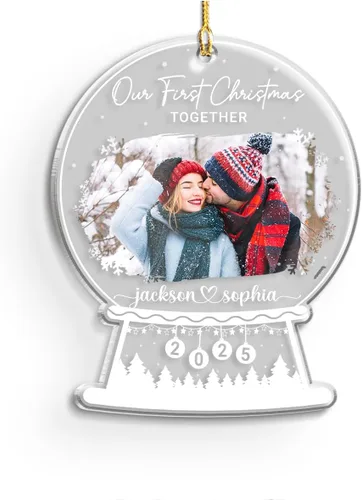 Vista 5 de Adorno personalizado de primera Navidad juntos para parejas, adornos acrílicos navideños, regalos de recuerdo para parejas, novio, novia