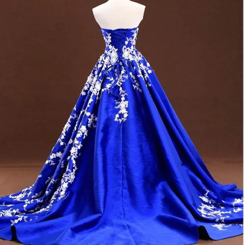 Vista 2 de Kivary Vestidos de noche formales de satén con encaje blanco largo de baile con cuello en V estilo gótico