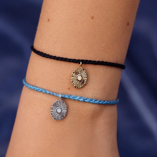 Vista 3 de Pura Vida Pulsera de plata o oro con dije de rayos solares Pulsera ajustable con banda impermeable, pulsera de cuerda para mujer Pulseras