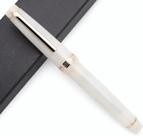 Vista 9 de Pluma estilográfica JINHAO 82 con clip dorado (plumín F 0.5mm, verde aguacate)
