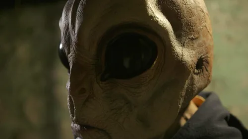 Vista 9 de Deja Boo Máscara de alienígena para adultos, disfraz realista para adultos, cabeza de cosplay espeluznante, máscara de fiesta de cara completa