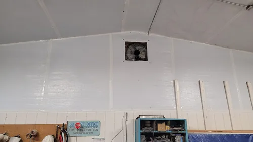 Vista 4 de Cinta de sellado de barrera de vapor blanca de 6 pulgadas de ancho x 180 pies de largo - 1 rollo impermeable e ideal para espacios de acceso