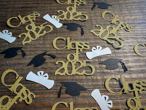 Vista 3 de Gold Class of 2025 Graduation Party Confetti with Graduation Caps and Diplomas