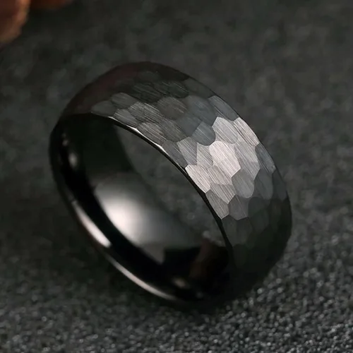 Vista 3 de King Will Anillos de tungsteno martillado de 0.315 pulgadas para hombres y mujeres abovedados negroplata y oro rosa cepillado anillo de boda